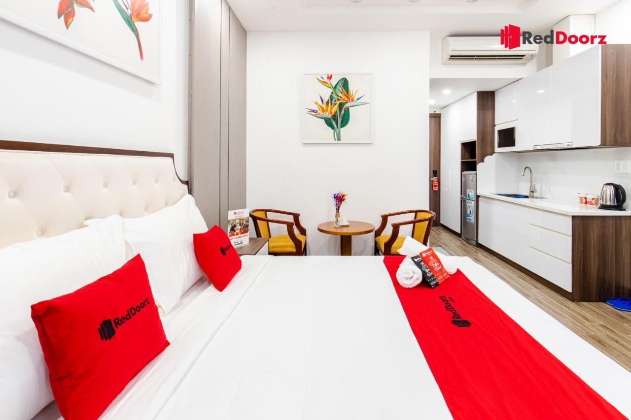 Reddoorz New Haru Hotel Phan Khiem Ich Хошимін Екстер'єр фото