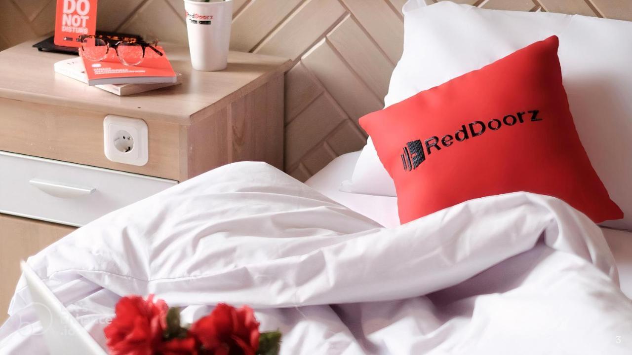 Reddoorz New Haru Hotel Phan Khiem Ich Хошимін Екстер'єр фото